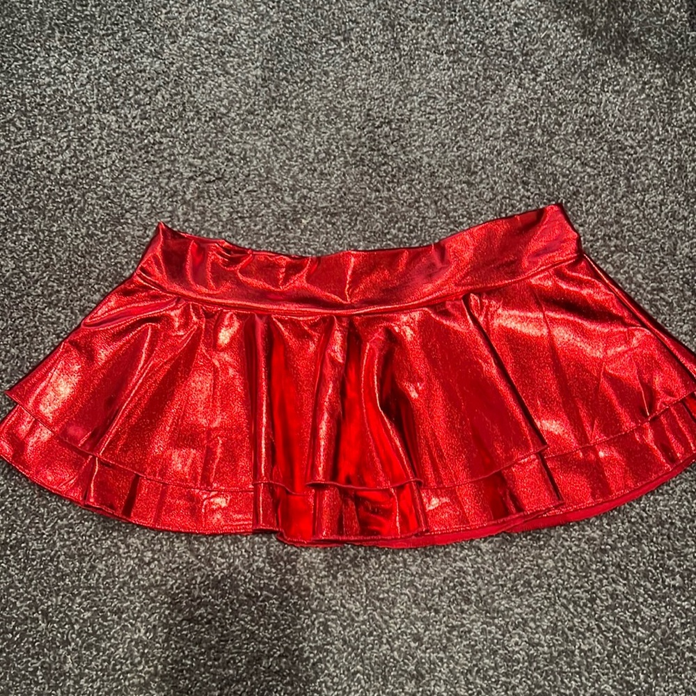 Metalic Red Cheerleading Skirt size XL Never worn/ No tag